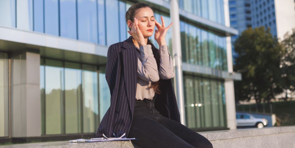 ACCIONES EXITOSAS PARA COMBATIR EL ESTRÉS LABORAL